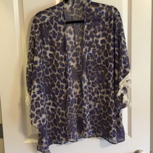 Leopard print kimono. Blue and tan